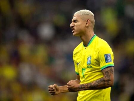 Festival al Maracanà: il Brasile ne fa Sei a Panama nel Segno di Vinicius e Paquetà